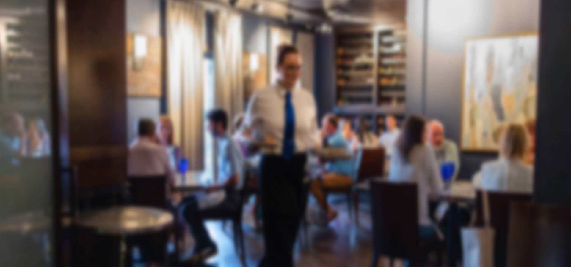 Ely's Restaurant & Bar dining room